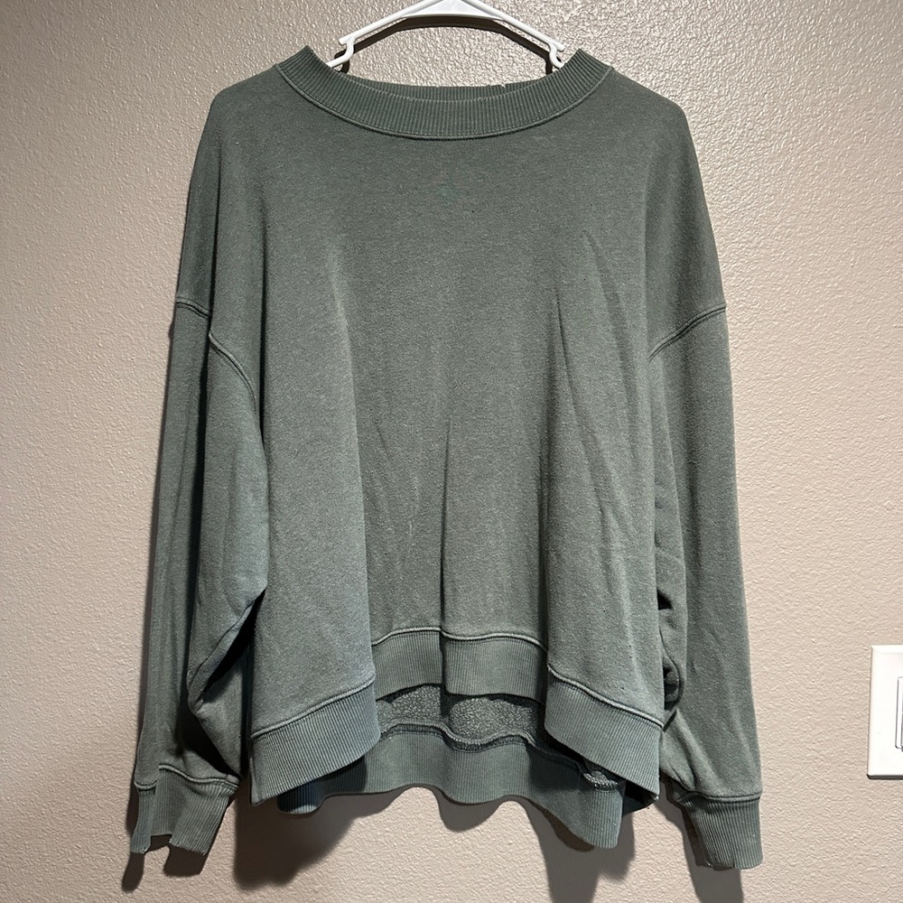 American Eagle Outfitters Green Crew Neck Sweater Soft Knit